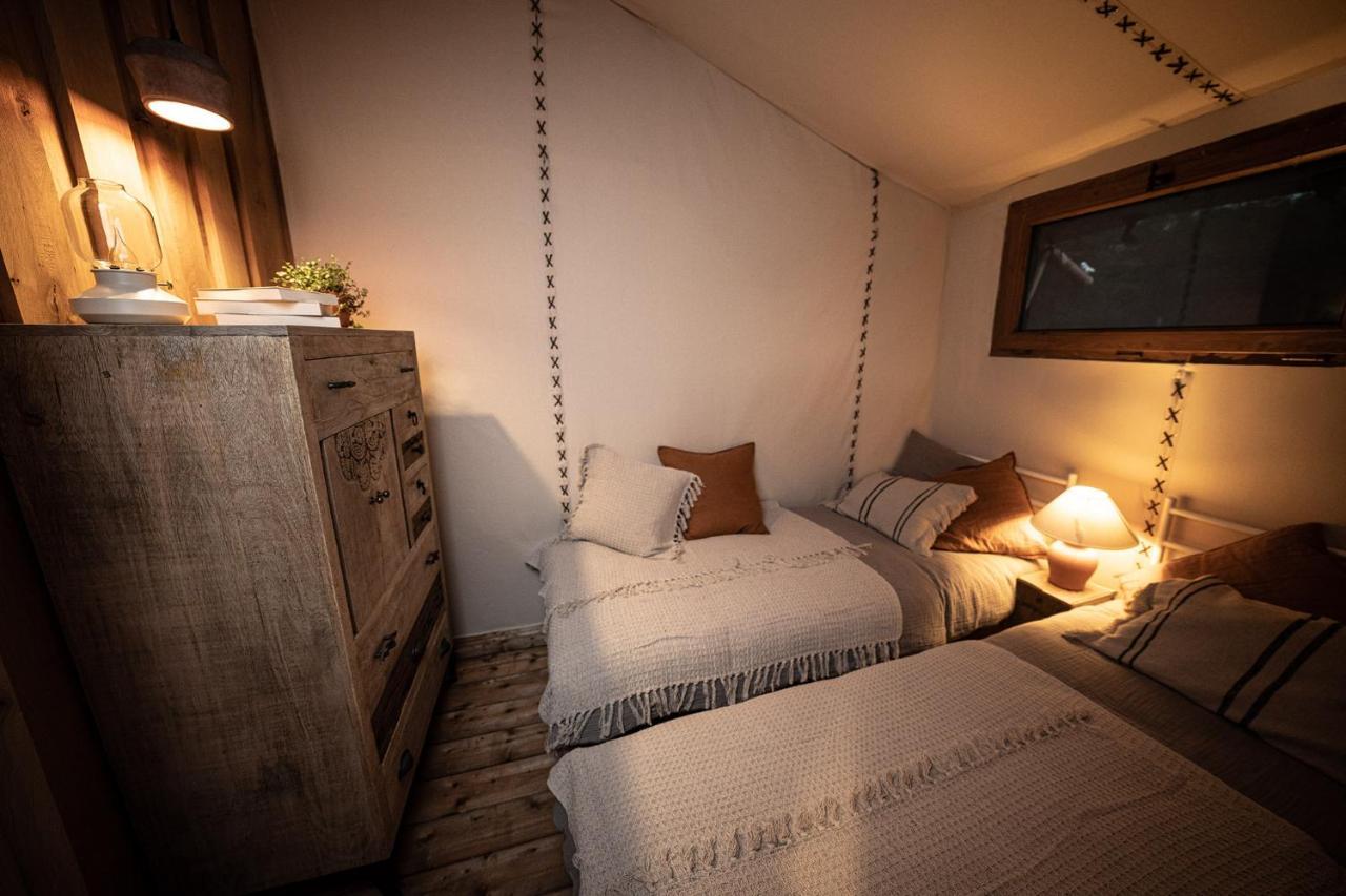 Urzeka Hotel Drzewce  ภายนอก รูปภาพ