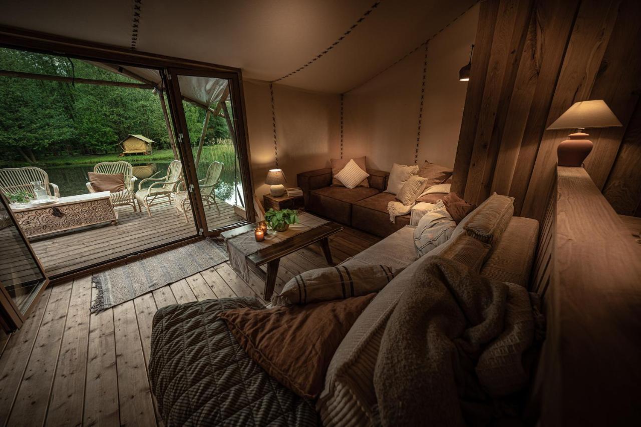 Urzeka Hotel Drzewce  ภายนอก รูปภาพ
