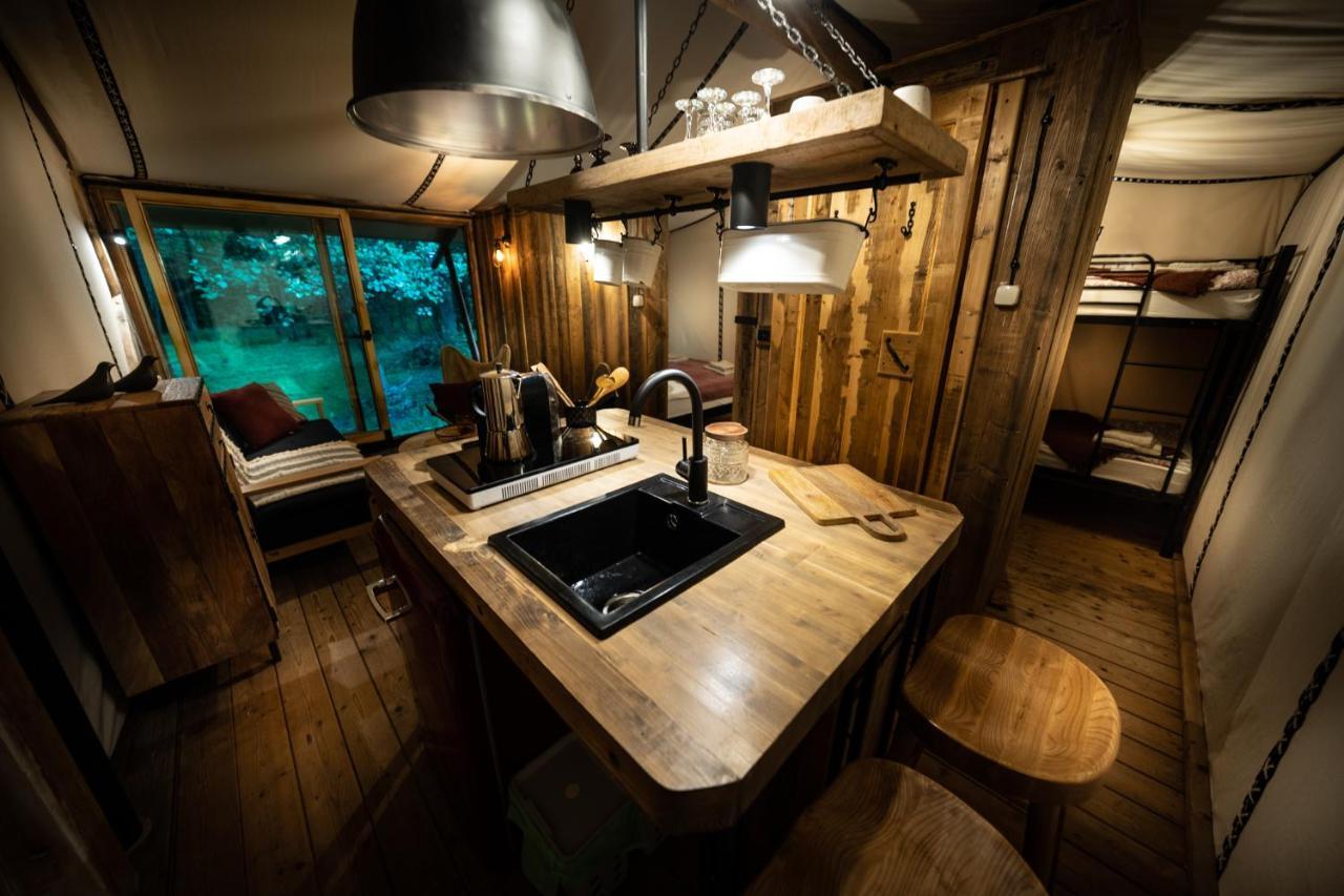 Urzeka Hotel Drzewce  ภายนอก รูปภาพ