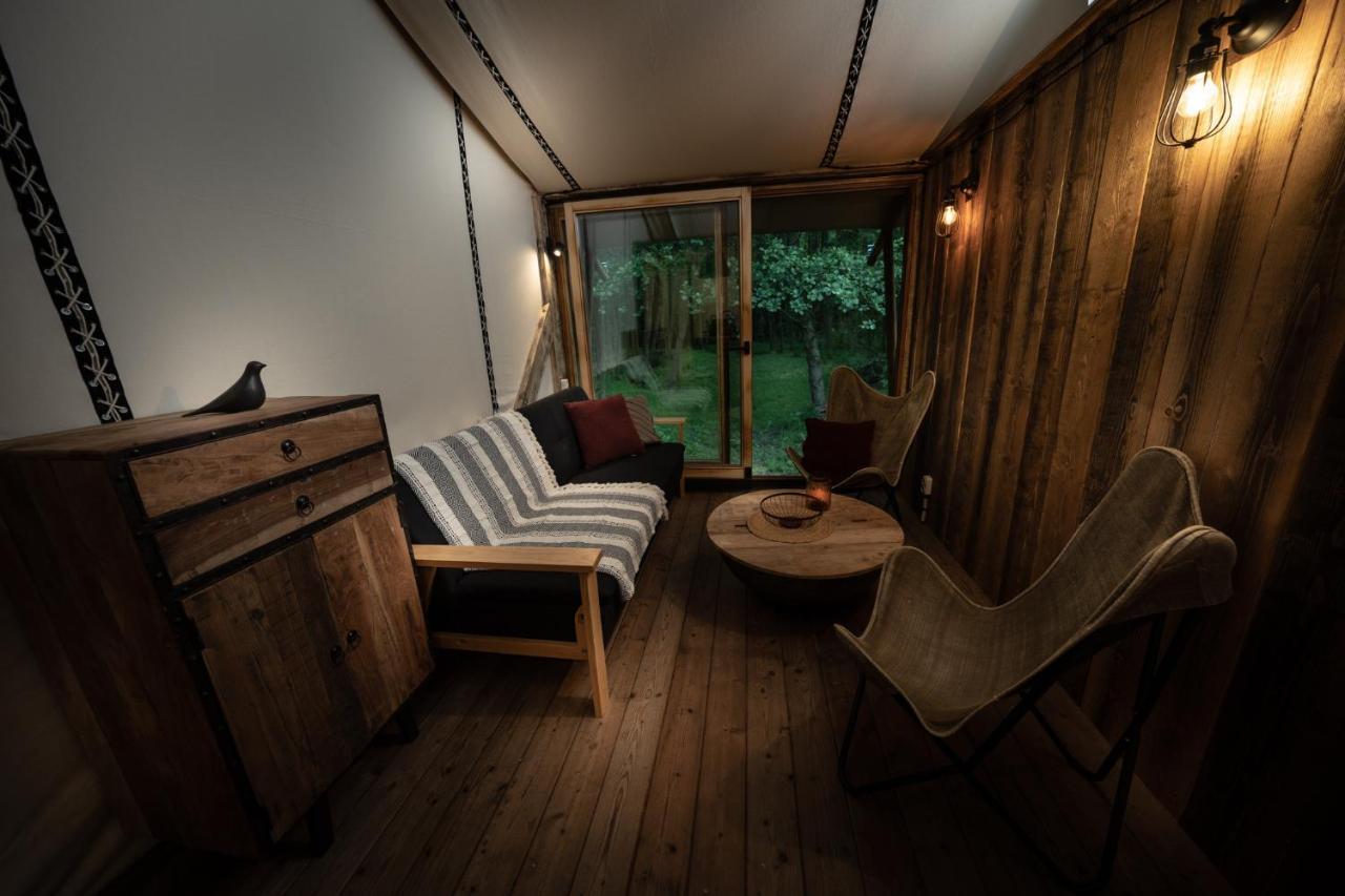 Urzeka Hotel Drzewce  ภายนอก รูปภาพ