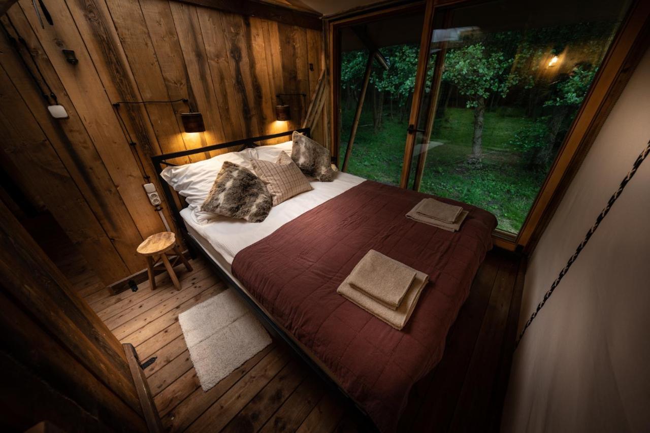 Urzeka Hotel Drzewce  ภายนอก รูปภาพ