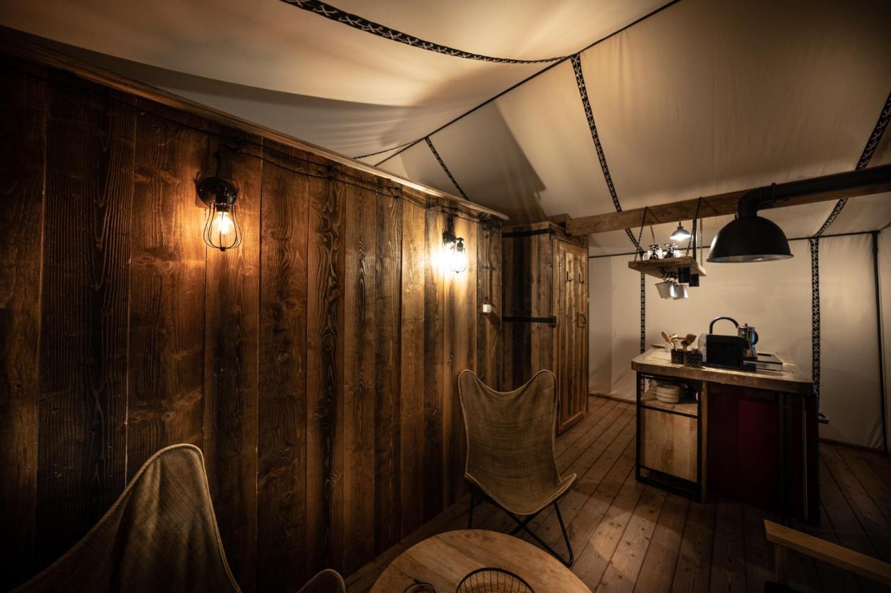 Urzeka Hotel Drzewce  ภายนอก รูปภาพ