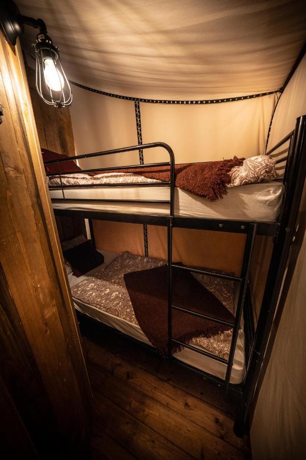 Urzeka Hotel Drzewce  ภายนอก รูปภาพ