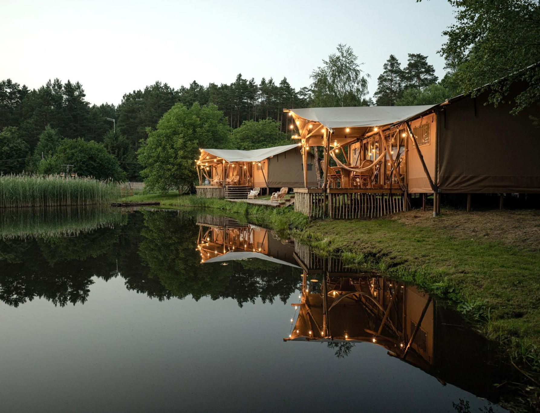 Urzeka Hotel Drzewce  ภายนอก รูปภาพ